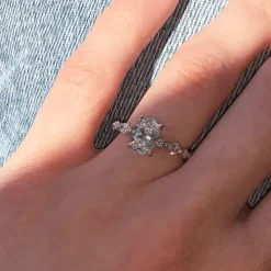 Head Oval Heels Engagement Ring