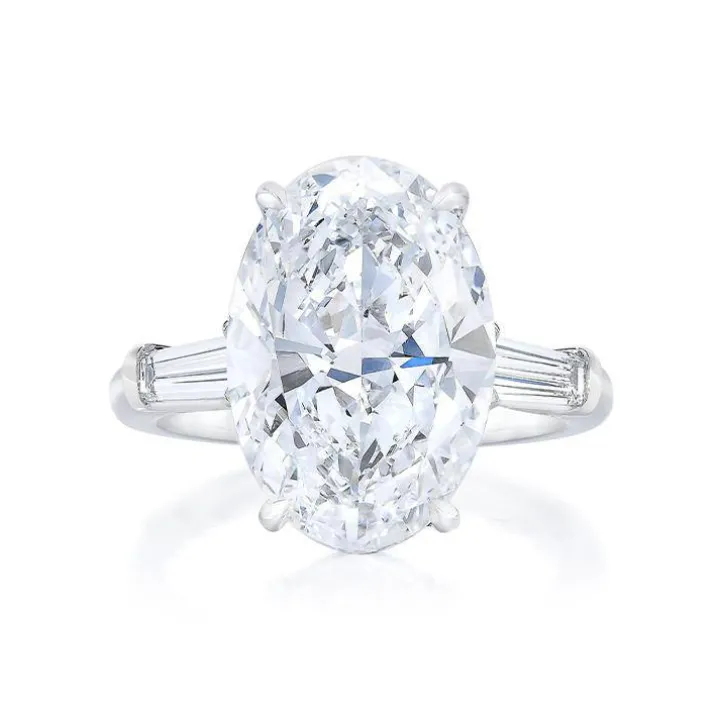 Oval Diamante Engagement Ring