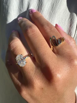 Oval Madison 6 Claw Engagement Ring