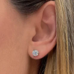 3-Prong Round Diamond Studs