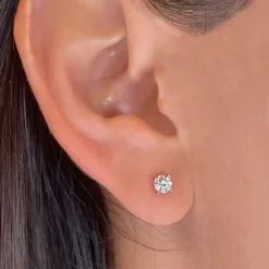 Round Diamond Studs