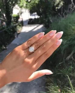 Seamless Oval Halo Lab Grown Engagement Ring