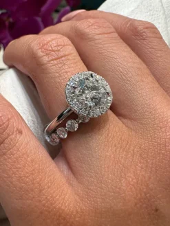Seamless Round Halo Engagement Ring With Plain Band